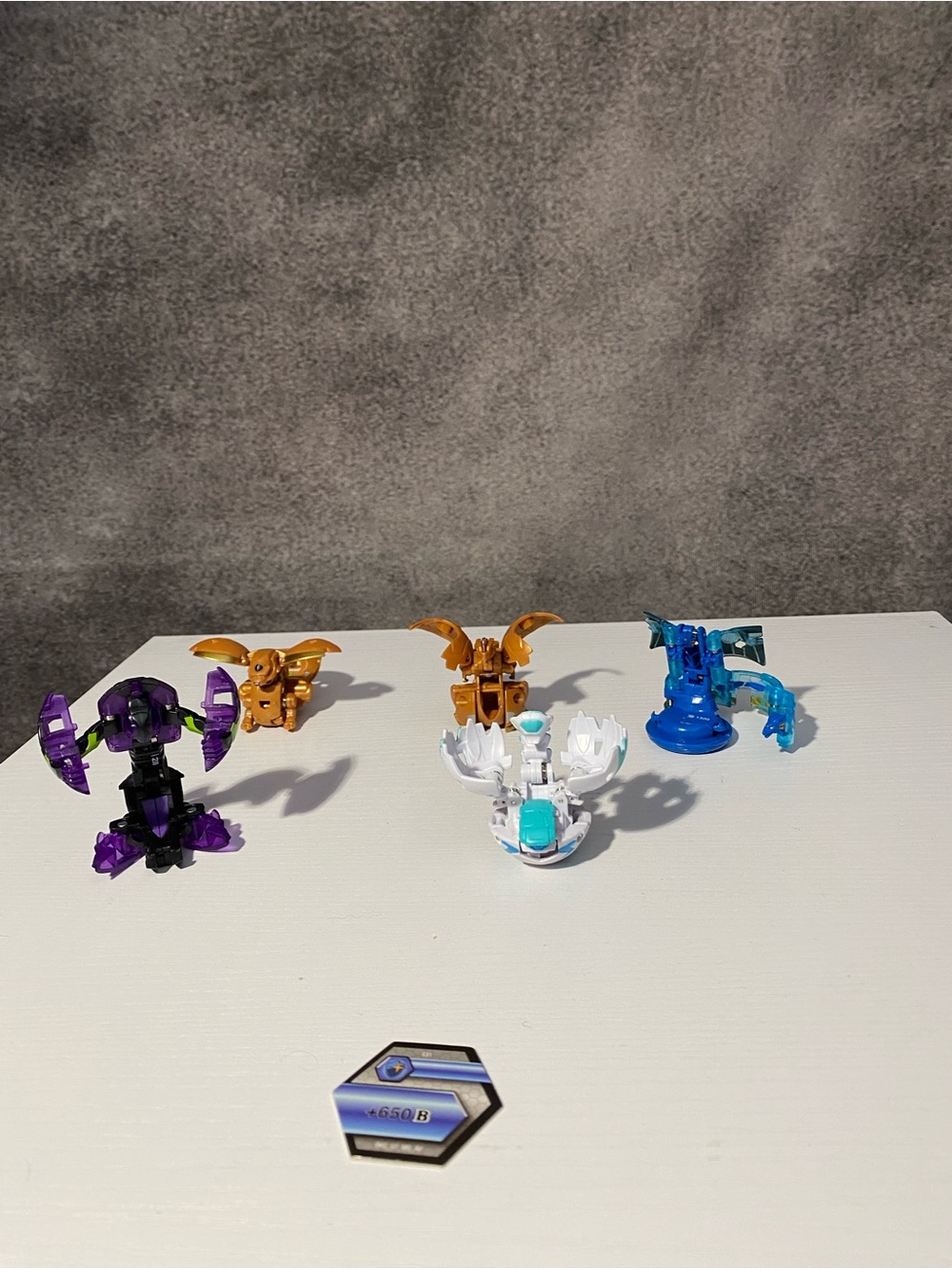 Bakugan Battle Planet Aurelus Trhyno Gold 3" Transforming Figure Spin Master